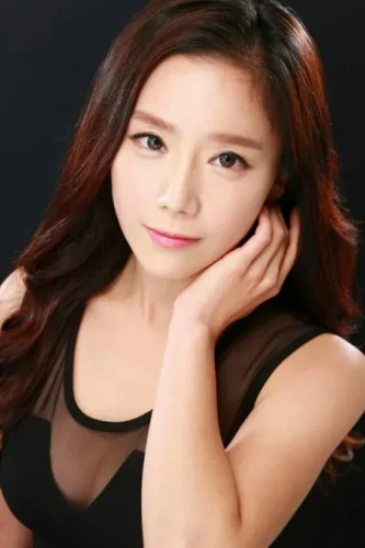 Lee-Chae-dam-5