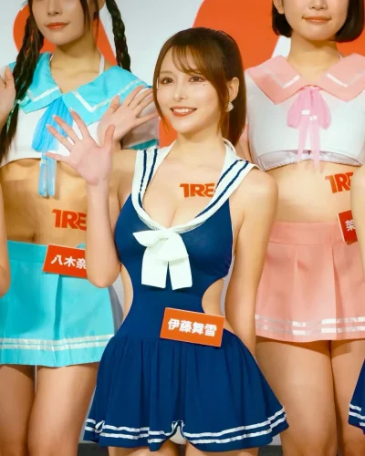 Mayuki-Ito-30