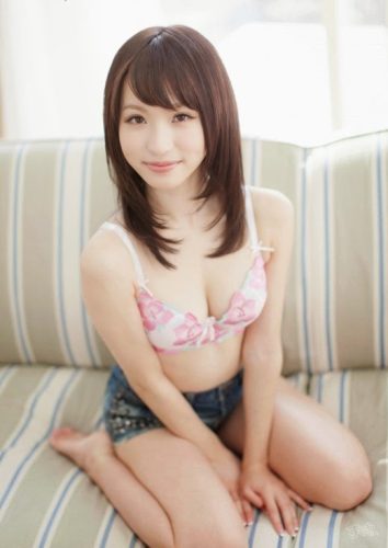 Moe-Amatsuka-25