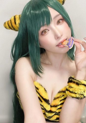 Moe-Amatsuka-33
