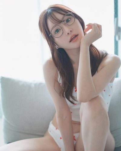 Moe-Amatsuka-36