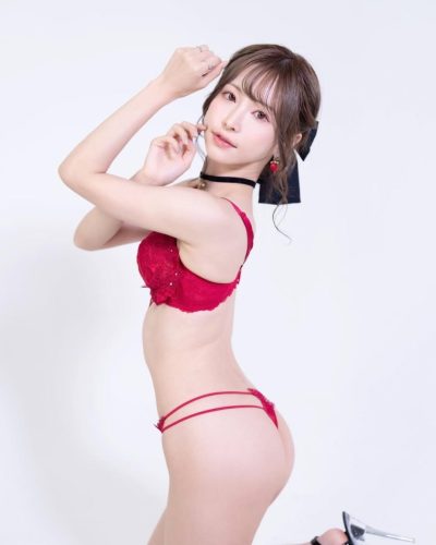 Moe-Amatsuka-7