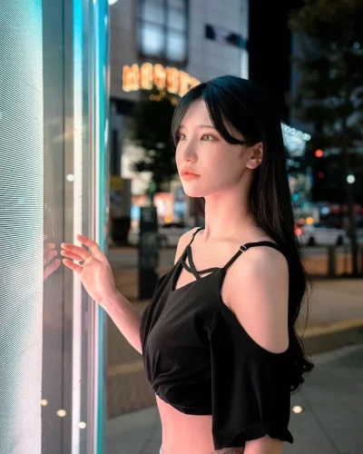 Shoko-Takahashi-55