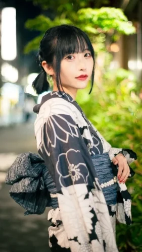 Yui-Shirasaka-1